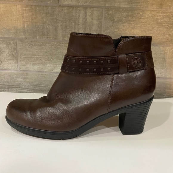 Clarks Ankle Boot- Sz‎ 7-Brown - Picture 1 of 9